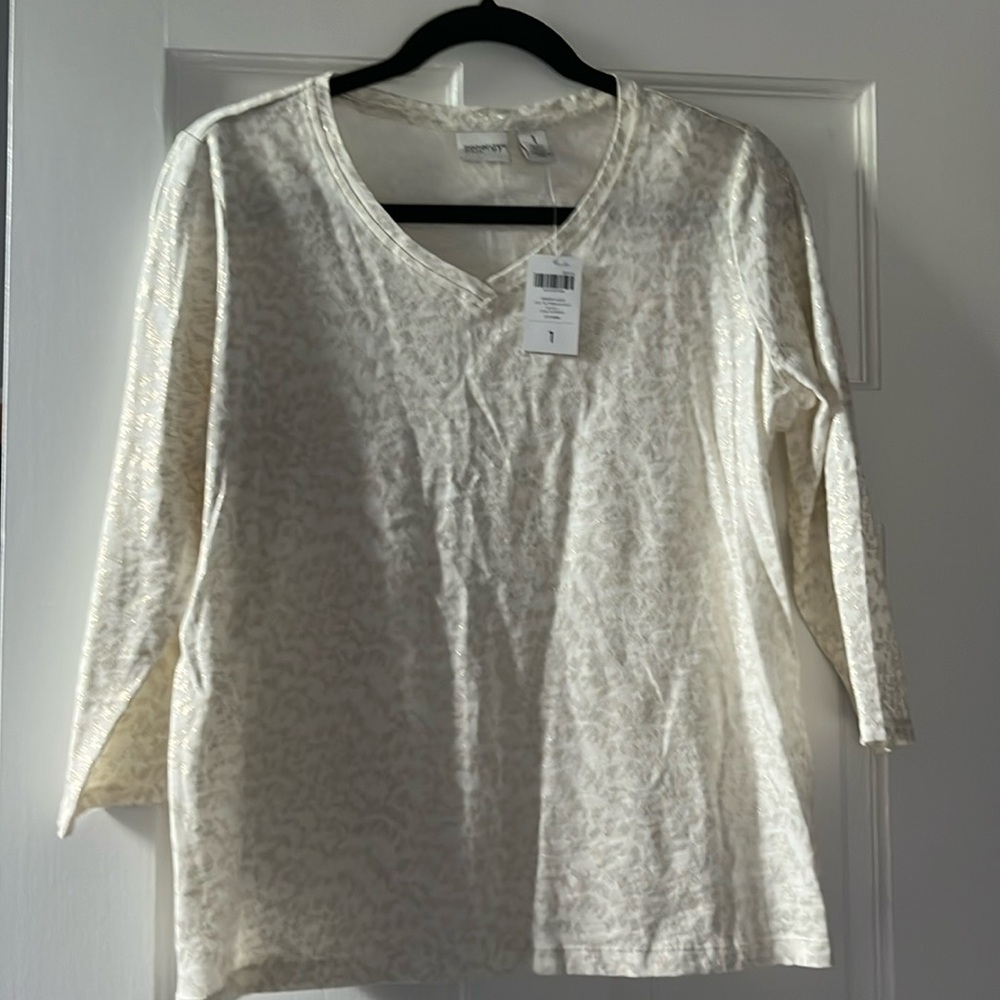 Chicos Zenergy 3/4 sleeve Ecru shimmer top, size 1 equals  size 8-10